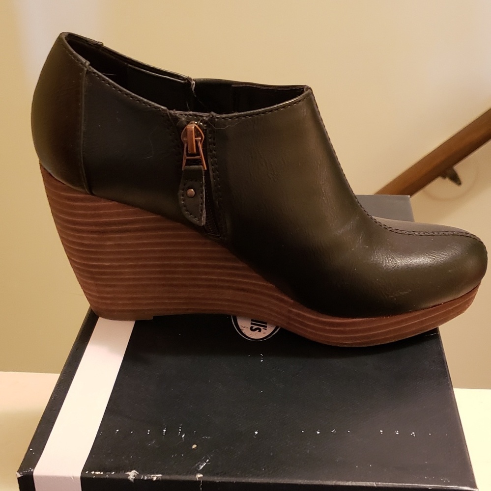 Dr. Scholl's Wedge Heel Bootie